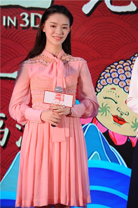 林允同徐克周星驰拍萌照 吴亦凡被调侃为「丐帮帮主」
