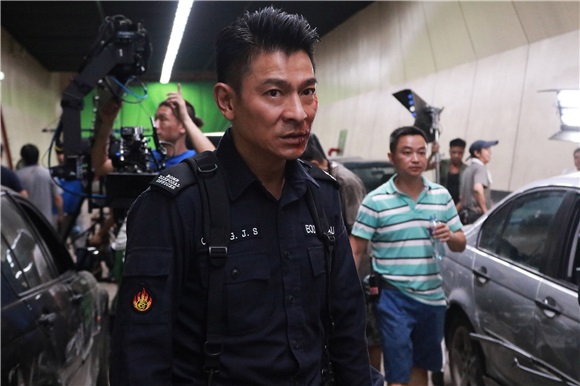 挑战外藉演员身高屡受伤 刘德华与姜武隧道火拼上演连场激战