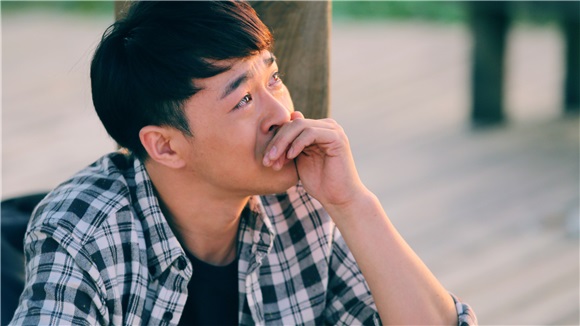 董春辉卑微追爱引热议 网友:母校欠我一个张开