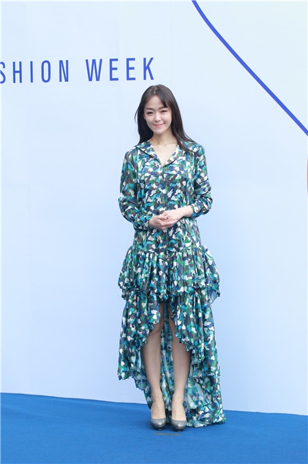 少女时代成员Tiffany、吴涟序、李多熙、T-ara成员孝敏、SISTAR成员宝拉、显佑等2017F/W首尔时装周活动