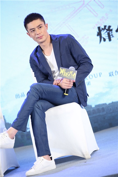 于冬为许鞍华周迅错失「金爵」鸣不平 霍建华回应演技质疑:非科班出身一直在学习