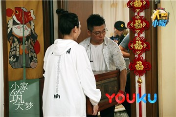 孙骁骁和胡海泉搬家具