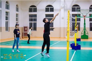 林更新网前扣杀