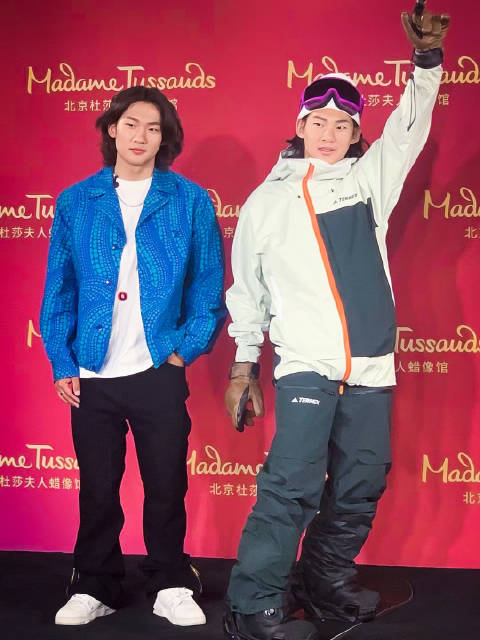 苏翊鸣首尊蜡像揭幕还原度逼真 分享未来计划拍部体育电影