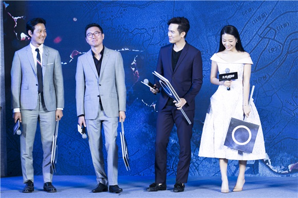 《惊天大逆转》全球首映 悬疑动作片新标杆领跑暑期档