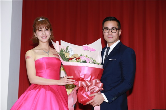 张孝全刘奕儿出席花漾美姬乐园派对
