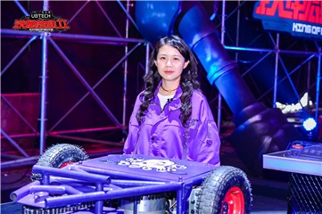 本季唯一晋级的女性选手与她的铁甲“美杜莎”