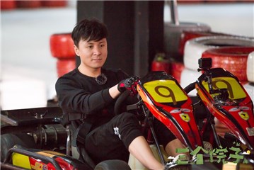 朱桢专注准备发车