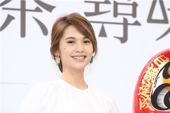 杨丞琳出席饮品新品上市记者会