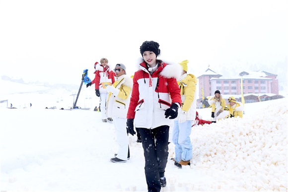 Angelababy《奔跑吧》喊话「海绵山」 接受刺骨冰水挑战