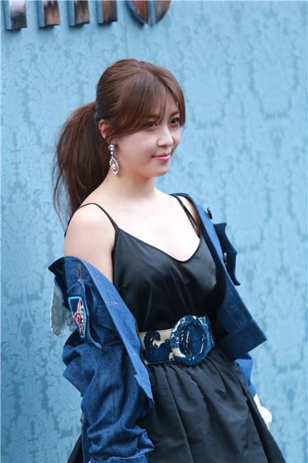 少女时代Tiffany、韩孝周、李洙赫等出席某品牌店开业纪念活动