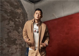 自创品牌服装印花引争议   余文乐道歉：产品已全面下架