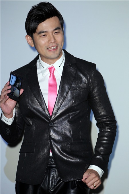 周杰伦出席代言SONY手机宣传活动