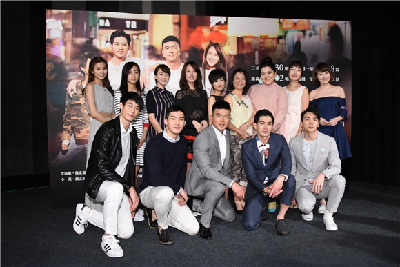 李沛旭、简宏霖、小薰、严正岚出席戏剧《只为你停留》首映会