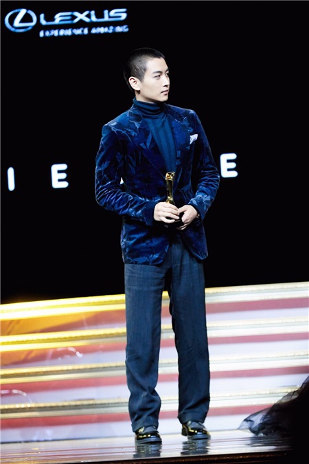 陈晓荣获「内地杰出艺人」奖 演员人生步履不停