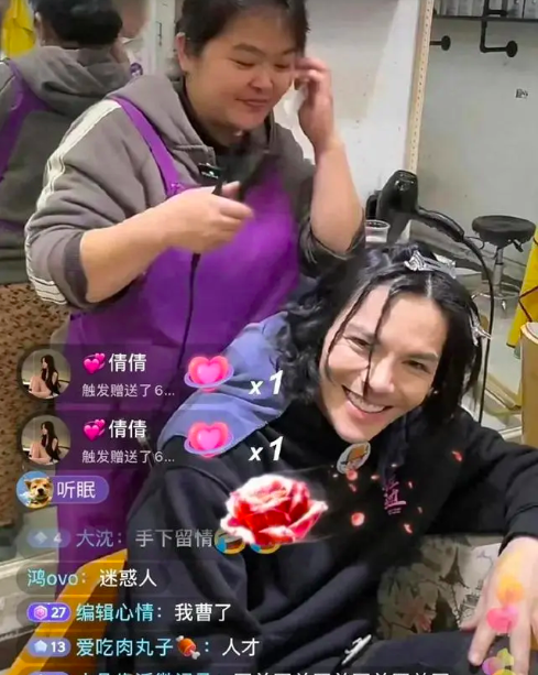 6700万人观看向佐找晓华剪发 剪3小时只修了发尾