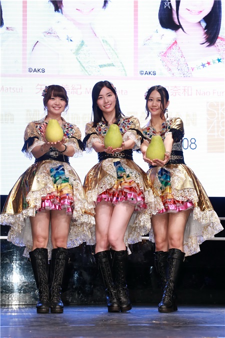 SKE48成员松井珠理奈、矢方美纪、古畑奈和媒体见面会