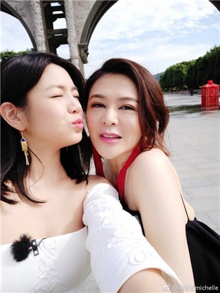 陈妍希才依偎过蒋欣 一到佛山就把心给十三姨了