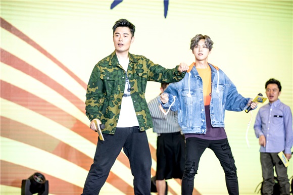 陈赫开车舞battle 《奔跑吧》发布会公益再续航