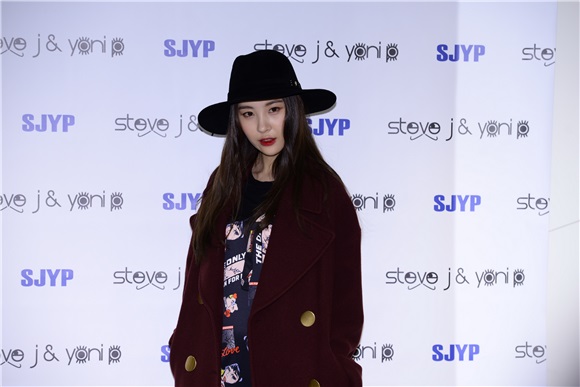 李多熙、李世英等出席某时尚品牌活动