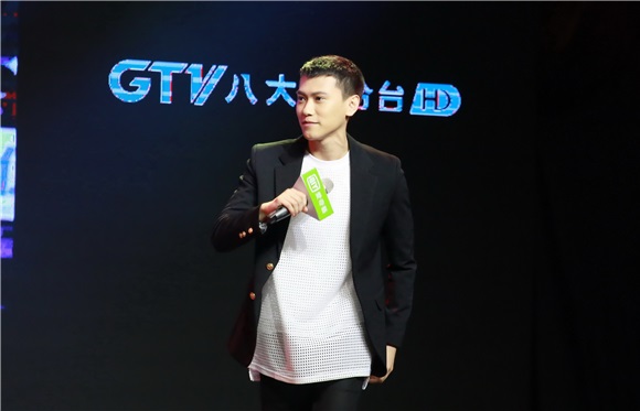 SpeXial宏正、晨翔、毛弟出席爱奇艺《HIGH5 制霸青春》首映