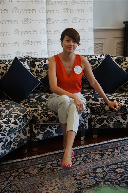 梁咏琪出席梅夫人妇女会百周年历史图片展