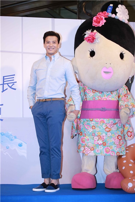 陈晓出席护肤品活动