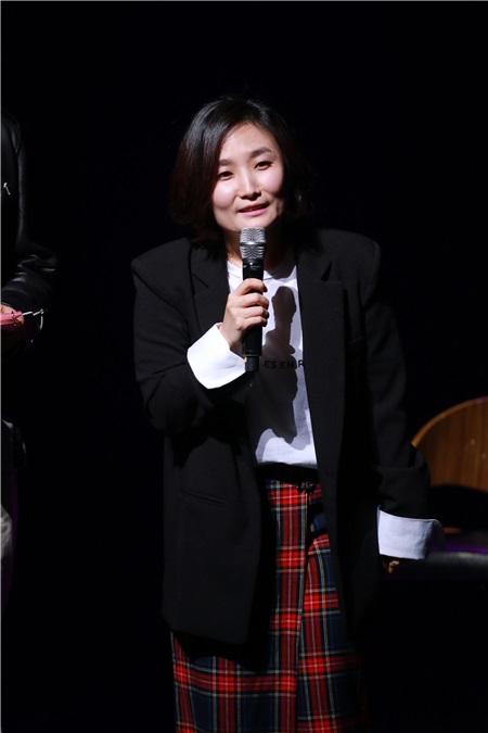 EXO都暻秀、蔡书珍出席新网剧《积极的体质》ShowCase