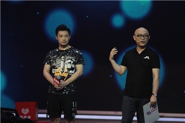“缩水版”小包总遭女嘉宾疯狂示爱