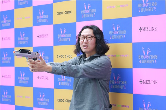 10月11号下午在首尔汝矣岛,举行了,某射击游戏的上市纪念活动。