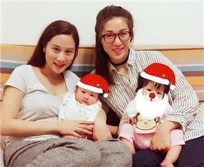 钟嘉欣张嘉儿携女聚会 萌baby变圣诞宝宝超有爱