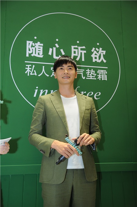 郑元畅绿西装森系美男 任一日店长皮肤超好