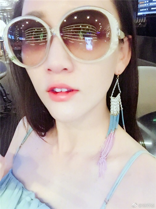(文化anna)陈乔恩带着老妈子度假之余 也宣告准备开工啦