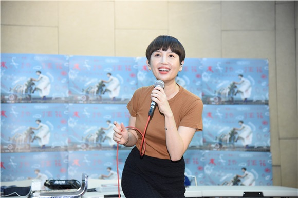 魏如萱为演唱会练团 乱弹阿翔探班打气
