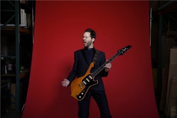 Paul Gilbert吉他弹奏表演