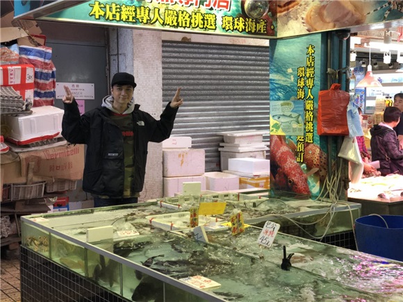 古巨基为演唱会拍摄「童年」特辑 回忆儿时与奶奶的美好时光
