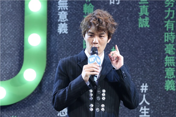 吴克群用音乐感叹《人生超幽默》 「人生观察家」笑看人生百态
