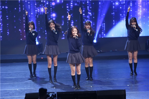 韩国女团Gfriend举办粉丝演唱会
