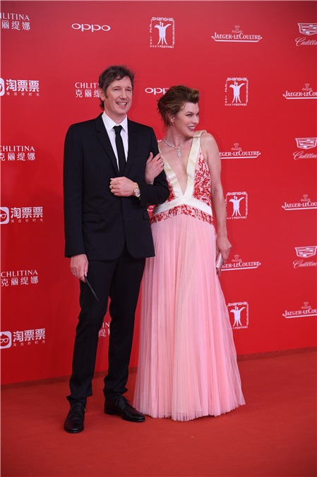 众星云集红毯星光熠熠 朱茵段奕宏携新剧亮相红毯