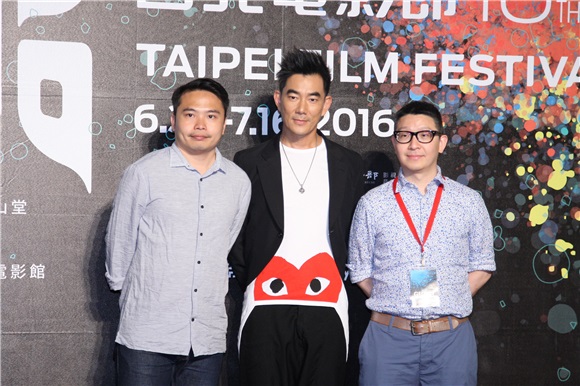 任贤齐与导演欧文杰等出席电影 《树大招风》宣传