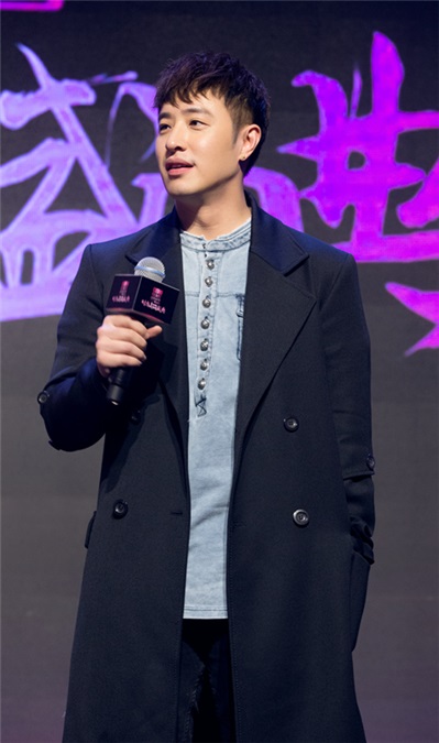 潘玮柏绅士亮相温暖帅气 获年度美丽偶像印证超高人气