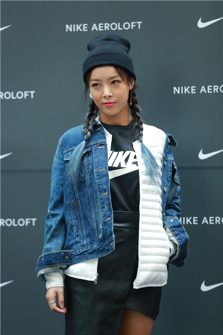 林周焕、李廷镇等出席NIKE新店开幕 各个运动装扮展现充满活力