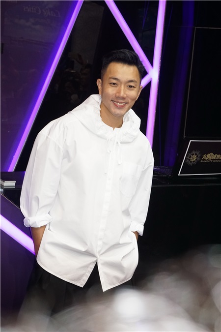邓丽欣、刘浩龙、周绰华出席旅游活动