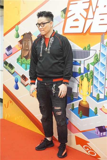 张卫健、许志安、苏永康等参加《我爱香港》进行录影