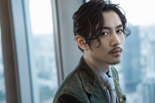 陈晓脑洞大开写小说 神剧情掀追文热潮