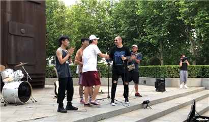 热狗送帽子