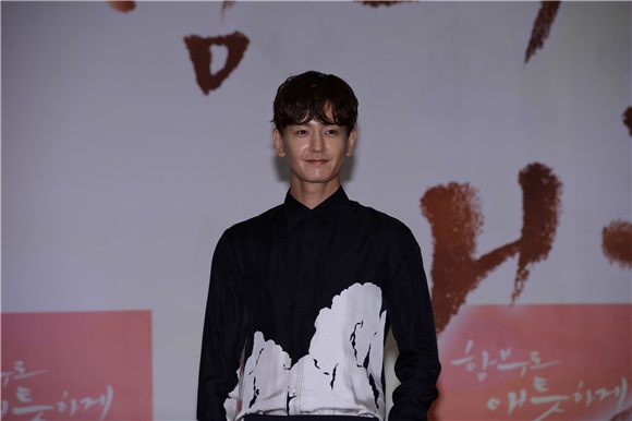 《任意依恋》举行制作发表会 主演金宇彬、裴秀智、林周焕、林珠银等出席
