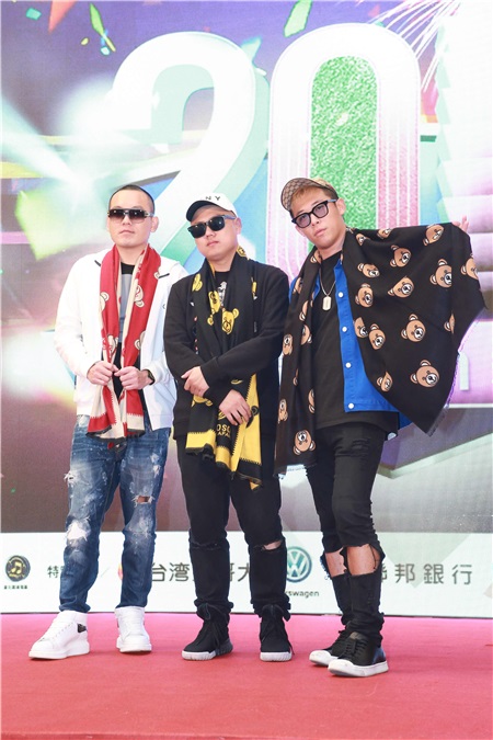 曾宝仪、玖一一、SpeXial出席《2017台北最High新年城》跨年晚会记者会