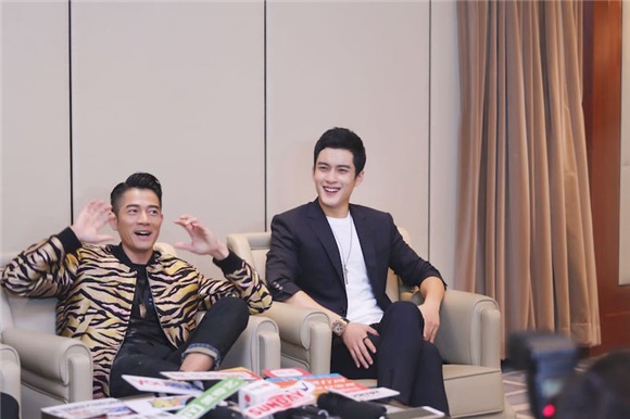 韩东君身材超好 男星当众夸「性感死了」