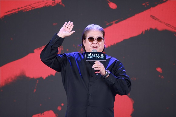 〈Yes北京现场〉吴樾古天乐合唱《月亮代表我的心》 硬汉也能柔情似水